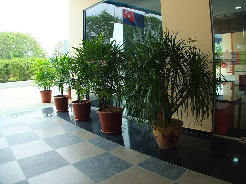 Baguss Hotel And Serviced Apartment Джохор-Бару Экстерьер фото